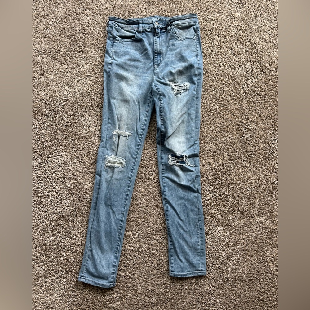 Distressed American Eagle Super High Rise Jegging 8 regular